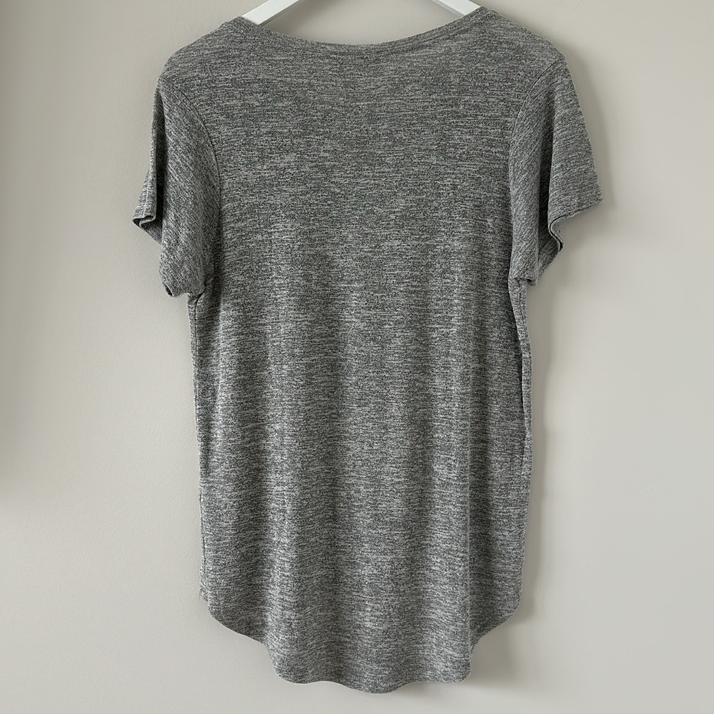 Women’s Casual Gray Tshirt Crewneck Loose Fit Size Small Basic Closet Staple - Picture 7 of 7